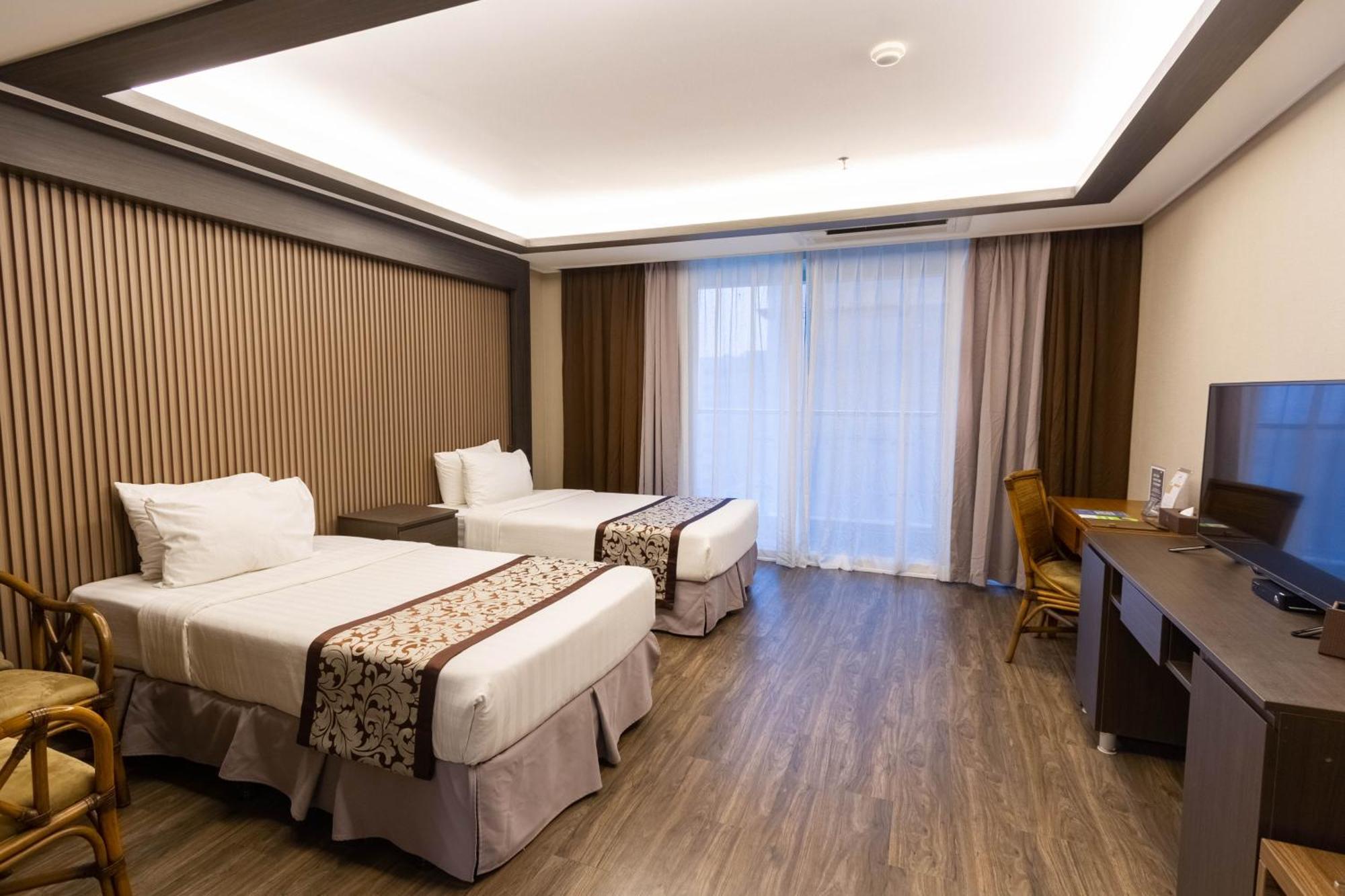Clark Field Xenia Hotel Clark מראה חיצוני תמונה