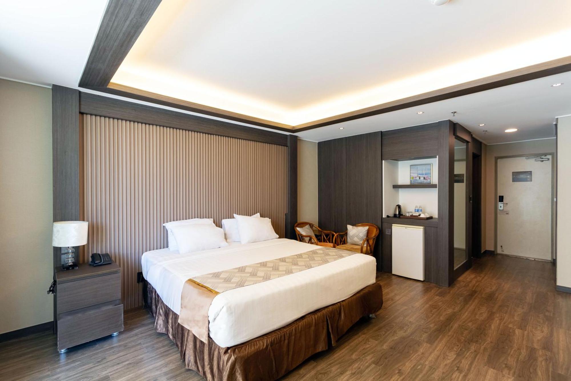 Clark Field Xenia Hotel Clark מראה חיצוני תמונה