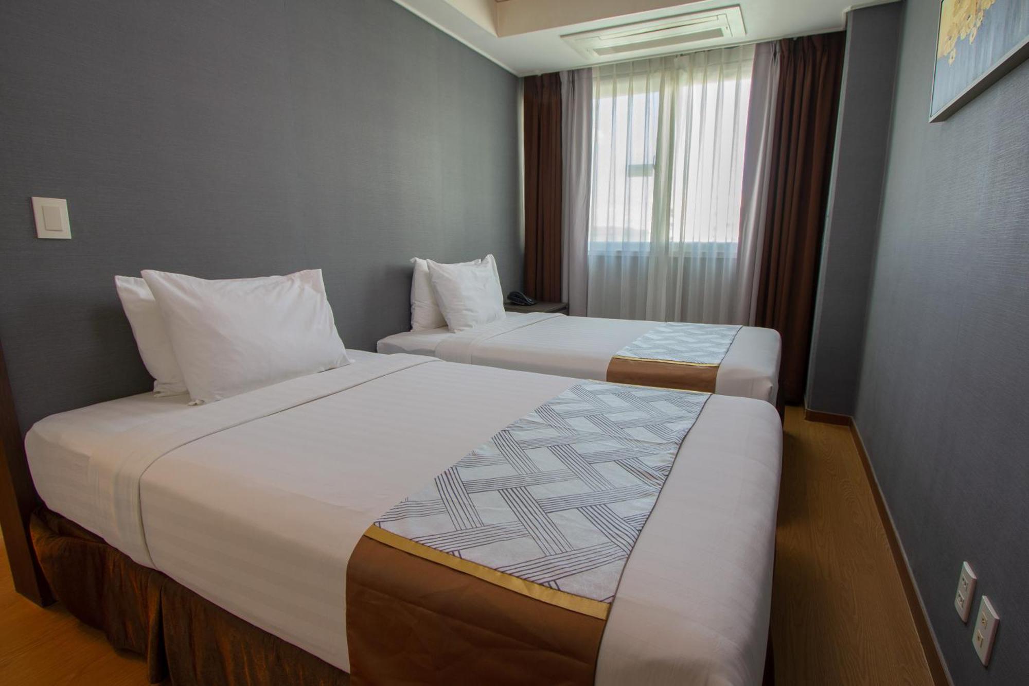 Clark Field Xenia Hotel Clark מראה חיצוני תמונה