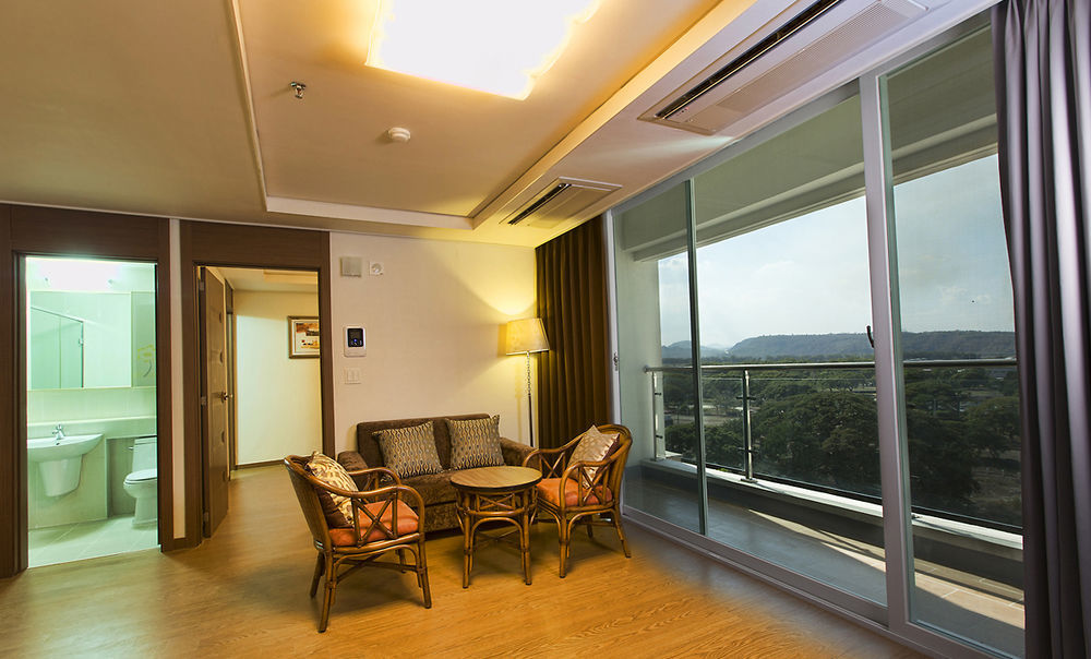 Clark Field Xenia Hotel Clark מראה חיצוני תמונה