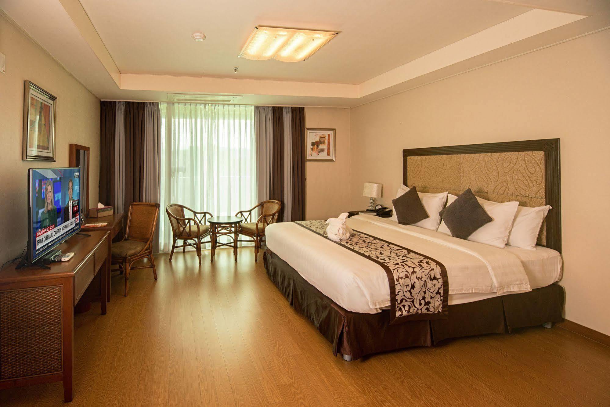 Clark Field Xenia Hotel Clark מראה חיצוני תמונה
