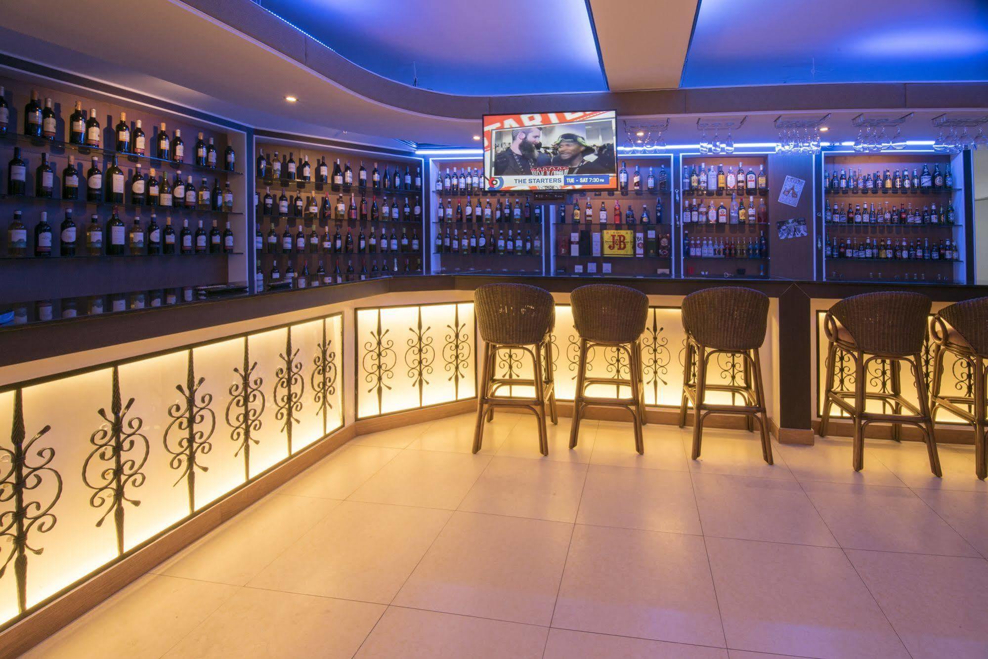Clark Field Xenia Hotel Clark מראה חיצוני תמונה